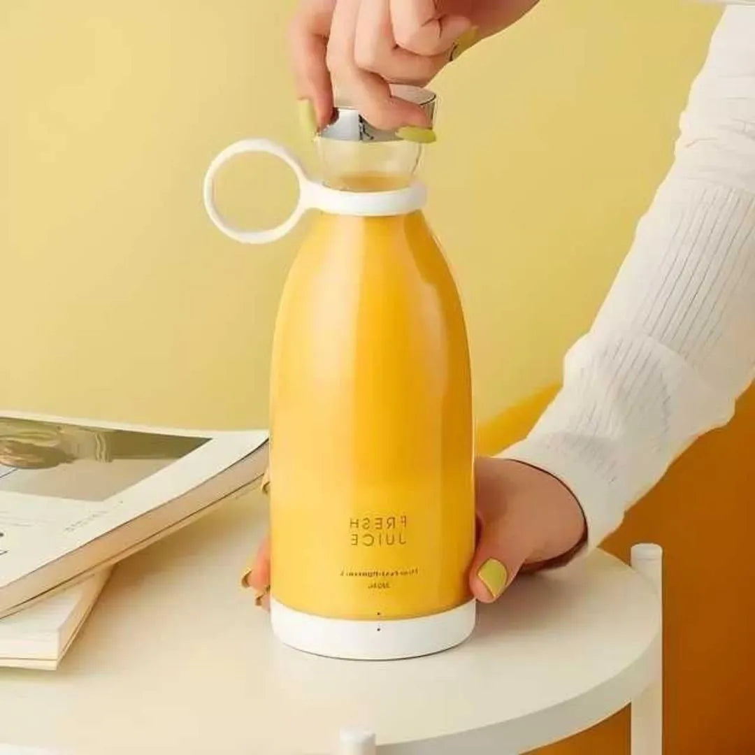 Portable juice bottle